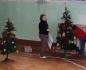 V tělocvičně jílovské základní školy děti viděly divadelní představení, od Mikuláše dostaly sladkou odměnu a poté se v průvodu vydaly na náměstí. (1. prosince 2007) 